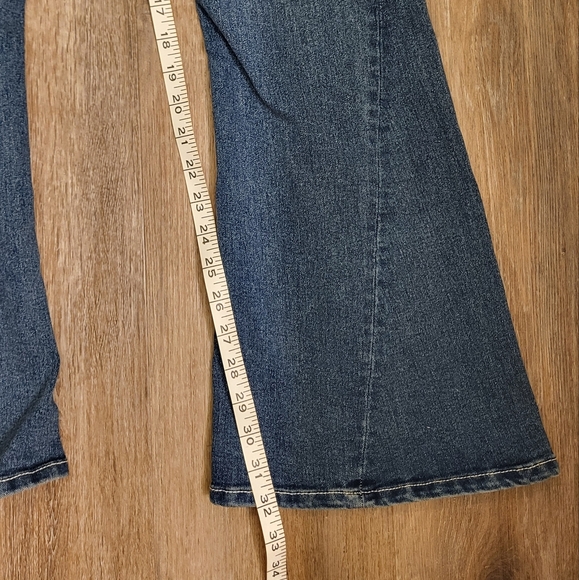 True Religion Joey Mid Rise Single Needle Flare Jean Medium Storm Wash  Size 29 - Picture 11 of 16